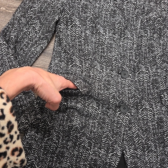 DKNY Women's Black and White Jacket - Picture 5 of 8